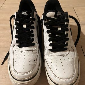 Nike Air Force 1 Black and White